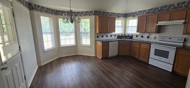 Building Photo - 4505 Hitchrock Dr
