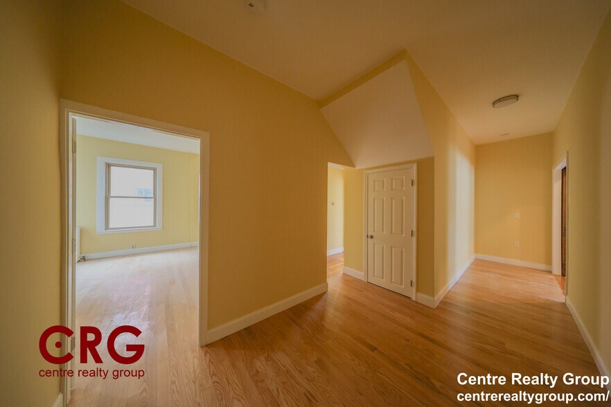 Building Photo - 22 Grand View Ave