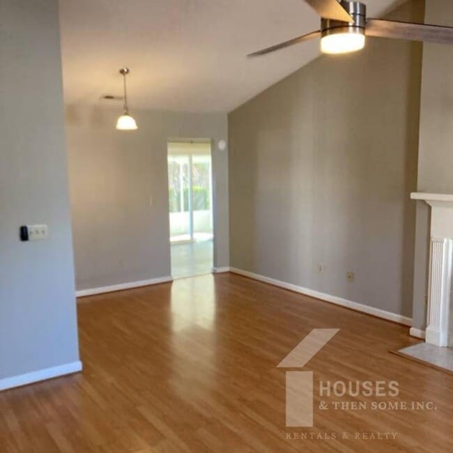 Building Photo - 5 Sandy Point Ct