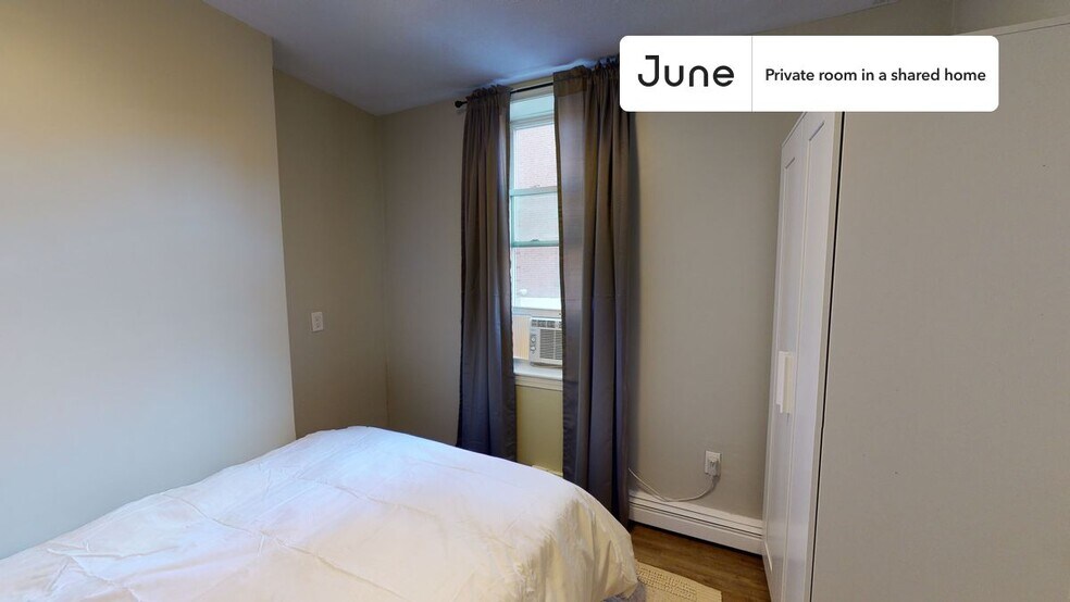 Building Photo - Room in Shared 3 bed/1 bath home