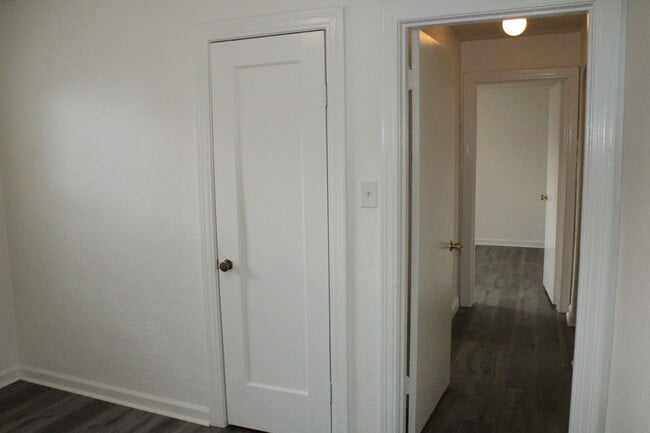 Building Photo - 2 Bedroom, 1 Bathroom Single Story House in Antioch with Garage and Side Yard Access