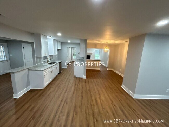 Building Photo - 1326 Whitewater-