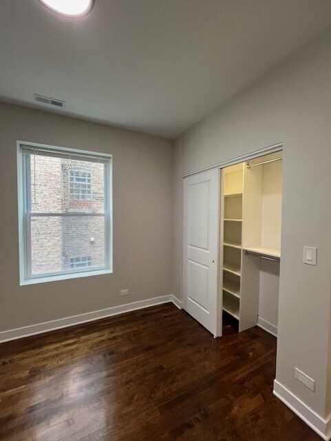Building Photo - 3726 N Racine Ave