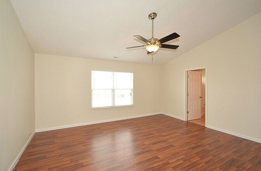 Building Photo - 2822 Armaugh Dr