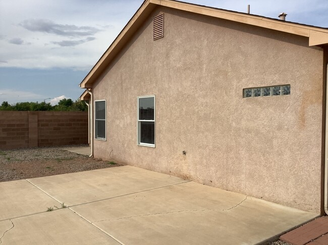 Building Photo - 3141 Zia St NE