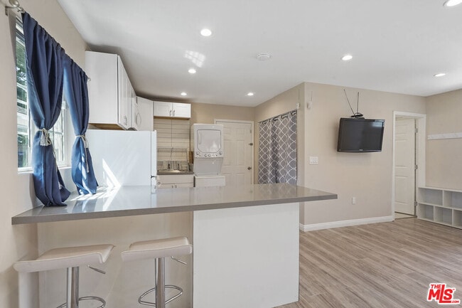 Building Photo - 22012 Covello St