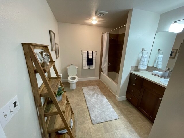 Building Photo - 300 N 130th St