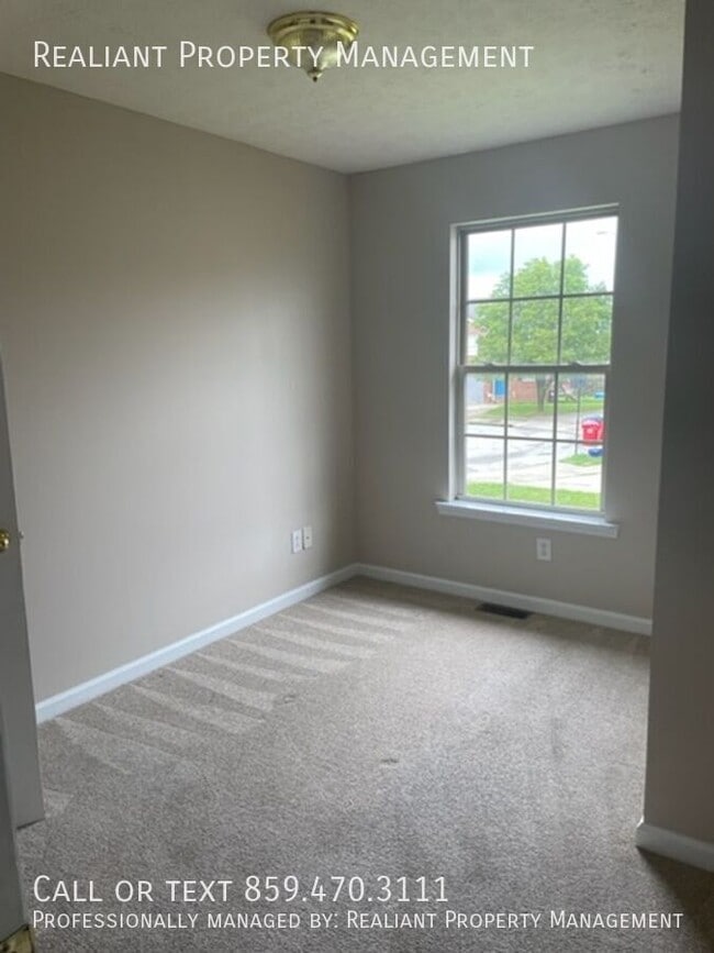 Building Photo - 303 Parker Pl