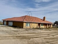 Building Photo - 4 Bedroom home on Private lot in PHELAN CA