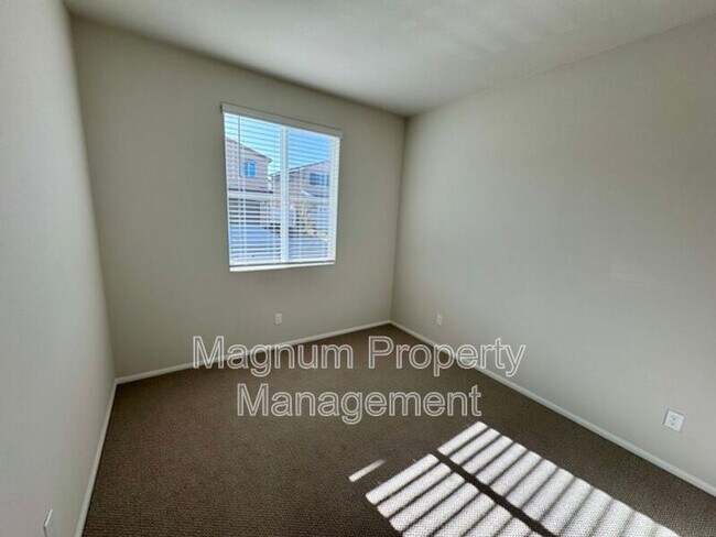 Building Photo - 36330 Albus Ave