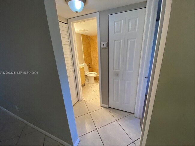 Building Photo - 3399 Foxcroft Rd