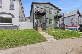 Building Photo - 830-834 Oak Street