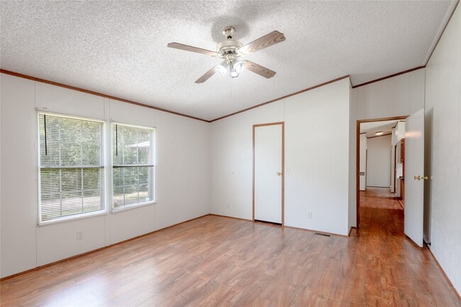 Building Photo - 37 Riverside Ln