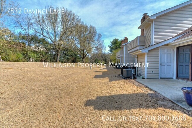 Building Photo - 1st Floor End-Unit Garden Style 2br/2bth w...