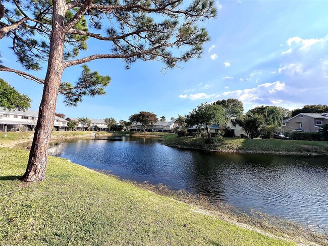 Building Photo - 2246 Discovery Cir W