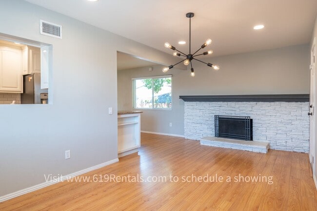 Building Photo - Beautiful 3 Bedroom, 2 Bath Home with Spa,...