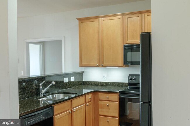 Building Photo - 10205 Wincopin Cir