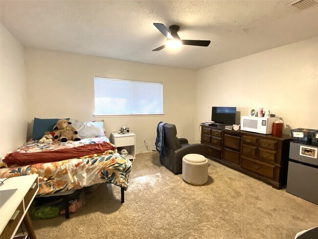 Building Photo - 9810 Shell Rock Rd