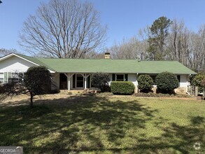 Building Photo - 376 Lawshe Rd