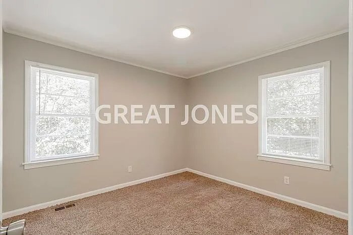 Building Photo - 142 Briardale Ave