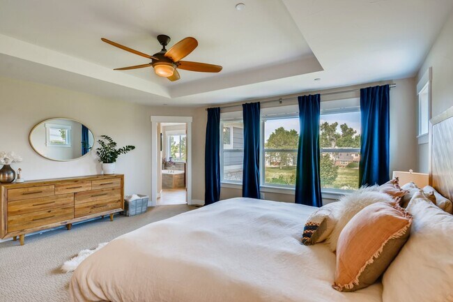 Building Photo - Spacious 5 BDR Family Home in Niwot