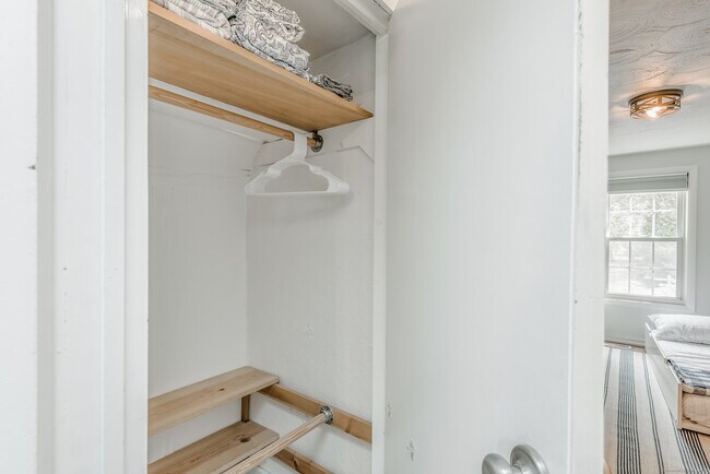 Building Photo - 21 Elsmere Rd