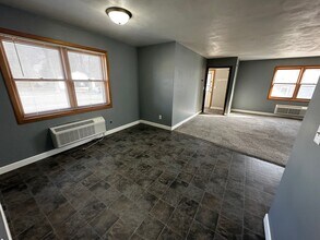 Building Photo - 326 S. First St.