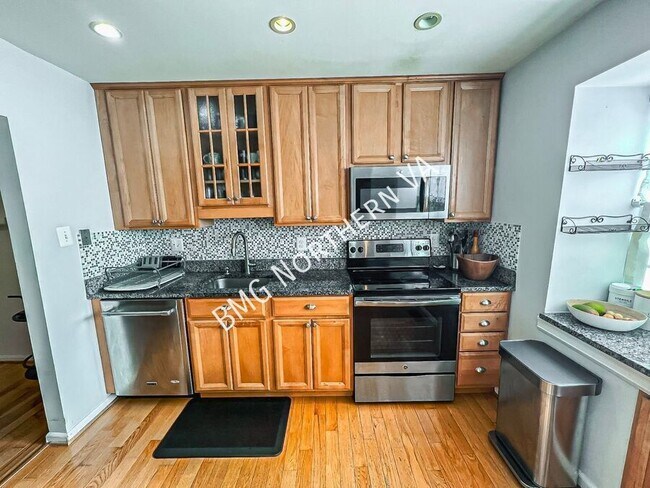 Building Photo - 7711 Trevino Ln
