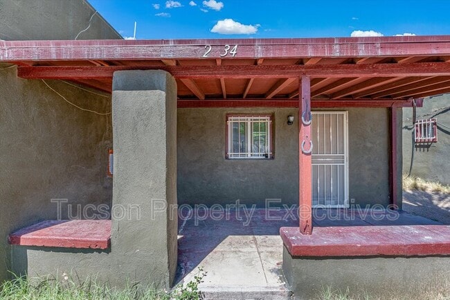 Building Photo - 2034 S 5th Ave