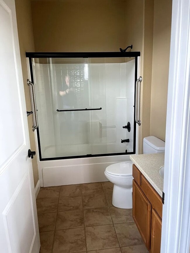 Building Photo - MOVE IN SPECIAL $500 OFF FIRST MONTHS RENT in this 55+ Community!!