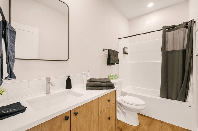 Building Photo - 3202 NW Division St