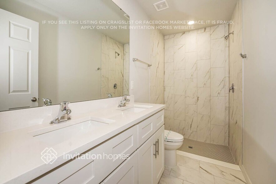 Building Photo - 7 Pineland Ln