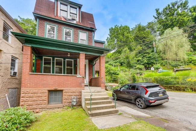 Building Photo - 2642 Quarry St