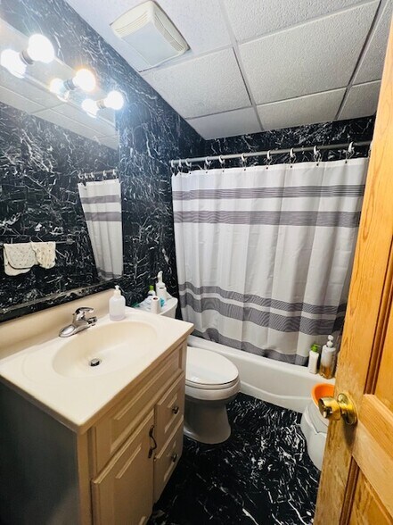 Building Photo - 9 Rice St