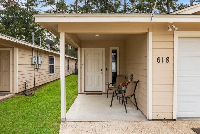 Building Photo - 620 Foster St