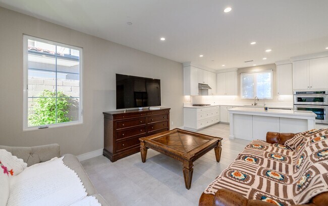 Building Photo - 3bedroom/3 bath/Gated Orchard Hill/Detached House for rent