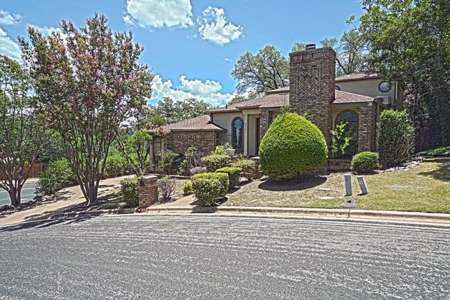 Primary Photo - 6501 Cascada Dr
