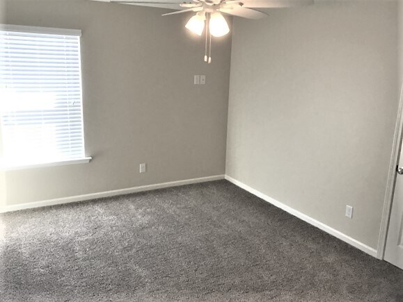 Building Photo - 498 Stonebridge Cir