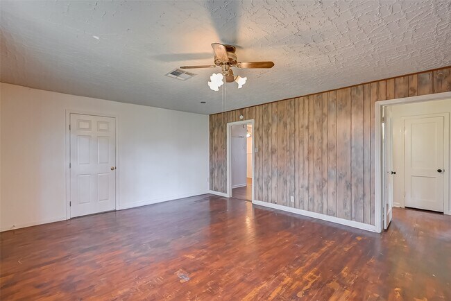 Building Photo - 4905 Brinkley St