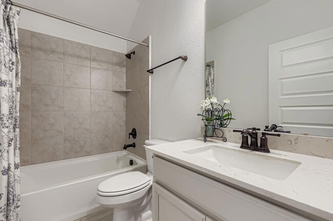 Building Photo - 6800 Cliff Rose Dr