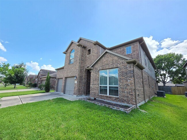 Building Photo - 4427 Garden Ridge Ct