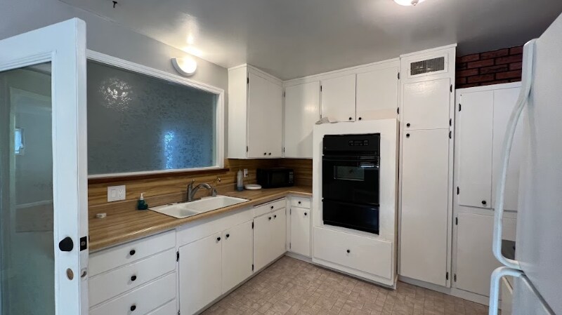 Building Photo - 641 Rincon Rd