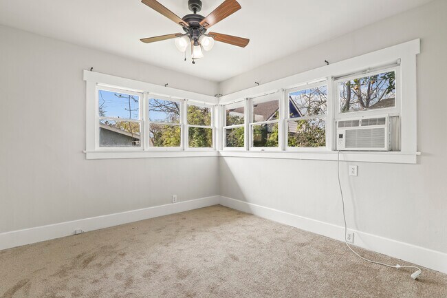 Bedroom #1 (D/S) - 490 MacDonald St