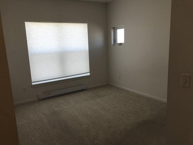 Building Photo - 2430 Tschache Ln