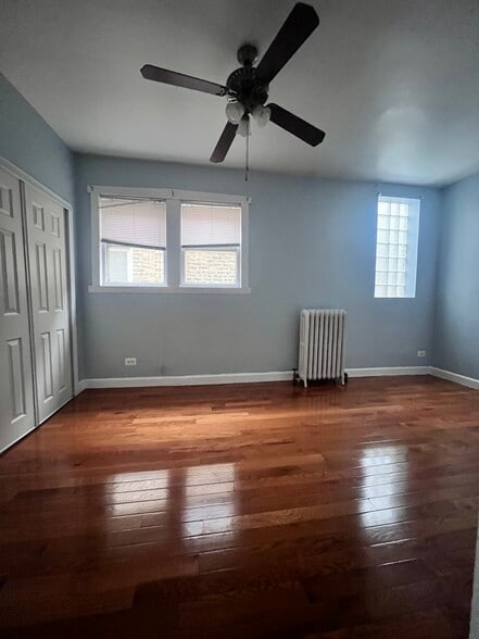 Building Photo - 5318 W Foster Ave