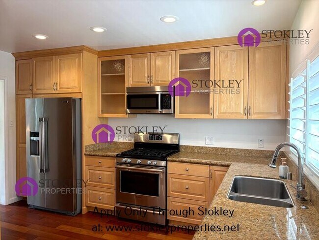 Building Photo - 158 Cameo Dr