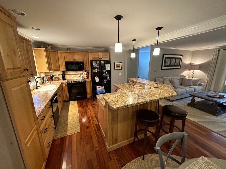 kitchen - 7 Yandow Dr