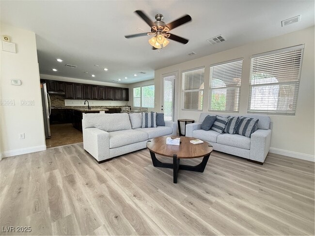 Primary Photo - 620 Apricot Rose Pl