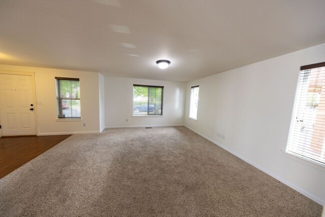 Building Photo - Three bedroom home one block from Battle Ground Village. - With AC