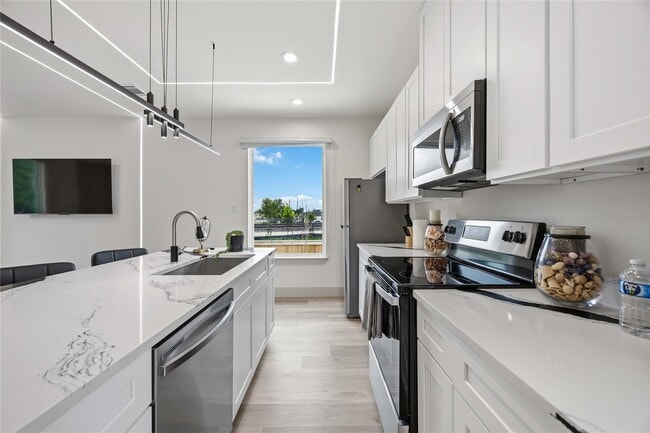 Building Photo - 1907 Hailey St